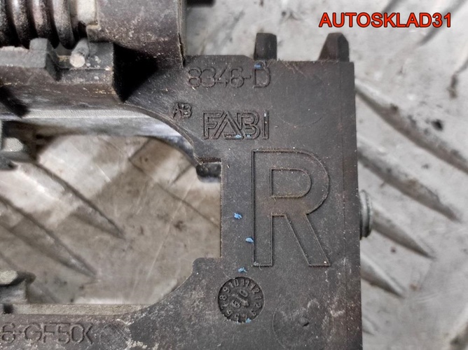 Кронштейн ручки двери перед правой Nissan Qashqai