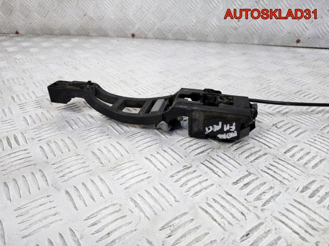 Кронштейн ручки двери Ford Focus 2 3M51R224A37BF