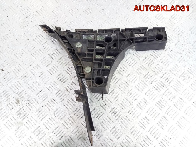 Направляющая заднего бампера левая Audi A4 B5 8D9807483AA