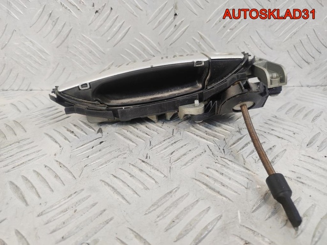 Ручка двери передяя левая Audi A4 B6 8E1837207