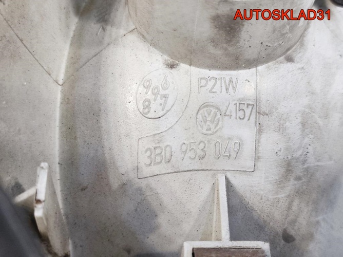 Указатель поворота левый VW Passat B5 3B0953049