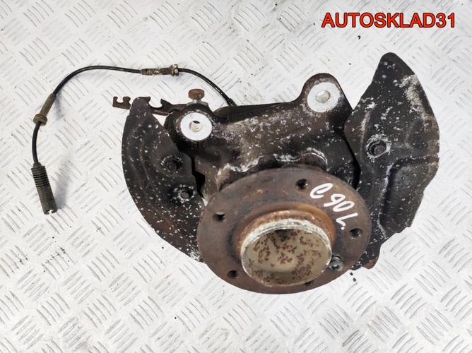 Кулак поворотный перед левый BMW E90 31216764443