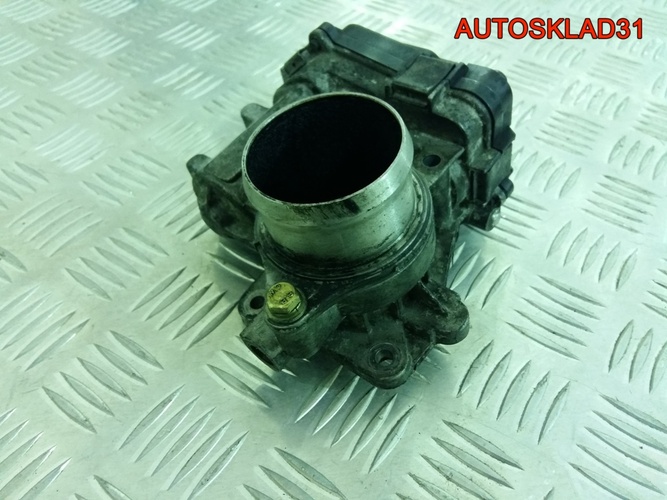 Дроссельная заслонка Opel Vectra C Z19DTH 0825310