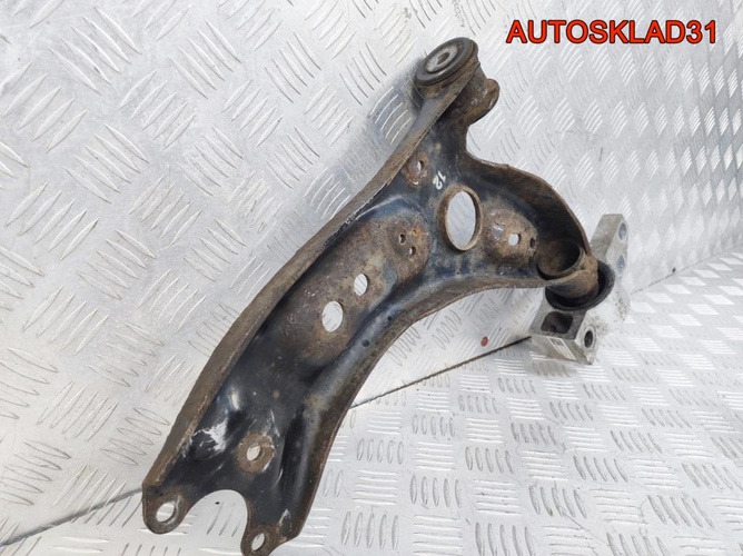 Рычаг передний правый VW Golf 5 1K0407152BC