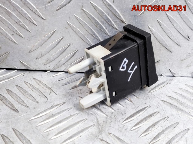 Кнопка корректора фар Audi 80 B4 8A0941301