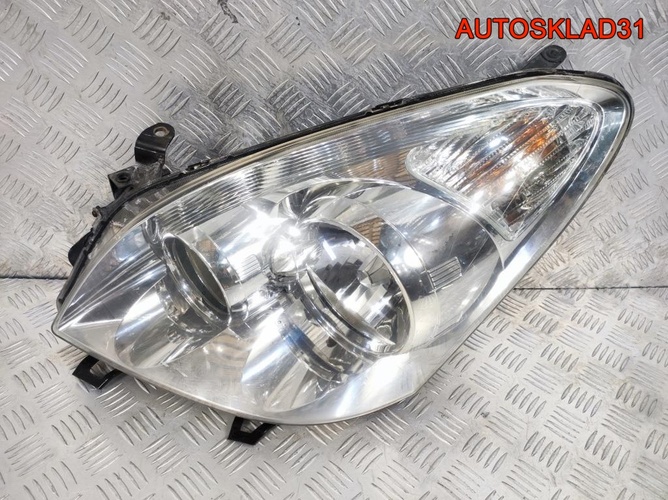 Фара левая Toyota Corolla Verso 811700F060