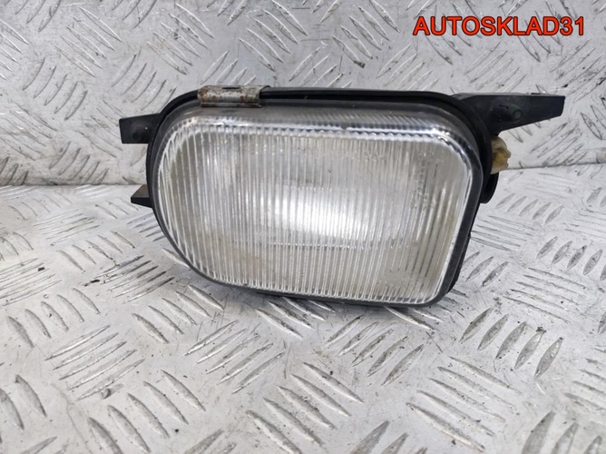 Фара противотуманная правая Mercedes Benz  W203