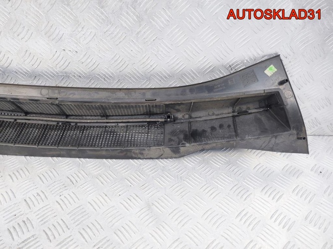 Решетка стеклоочистителя Opel Zafira B 13142034