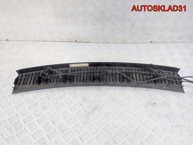 Решетка стеклоочистителя VW Sharan 7M3853185B