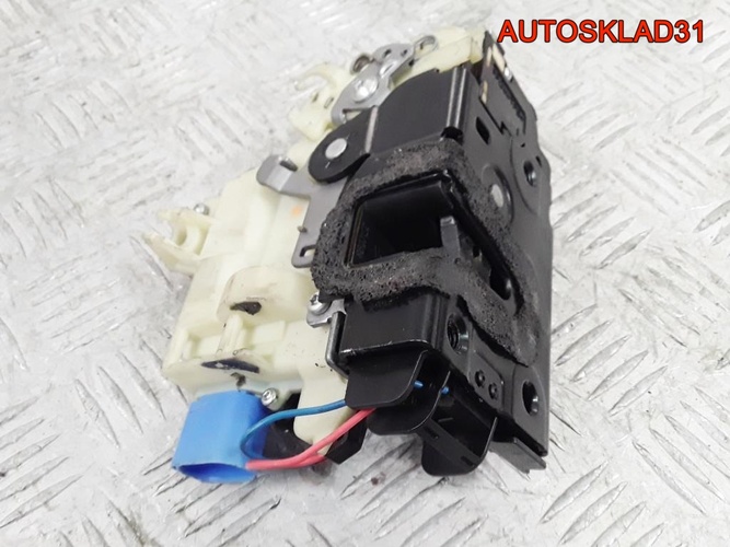 Замок двери передней правой VW Polo 9N 3B1837016CC
