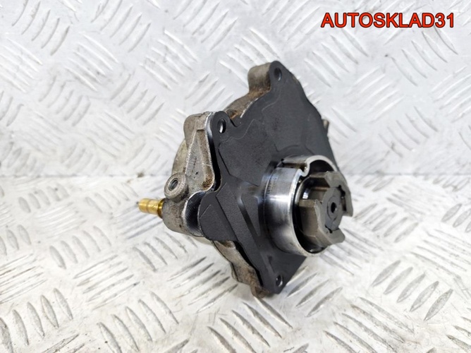 Насос вакуумный Opel Astra J 2,0 A20DTH 55205446