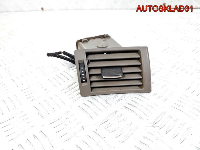 Дефлектор воздушный правый Audi A4 B6 8E0820902F