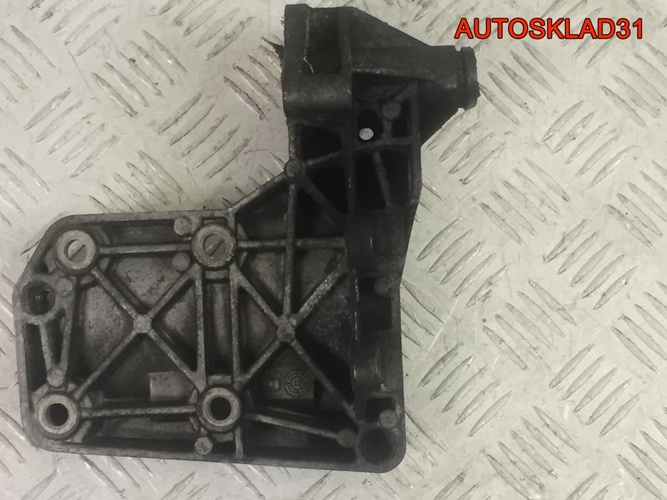 Кронштейн кондиционера BMW E39 M57D 64557786194