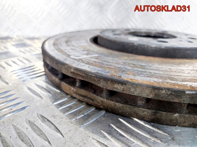Диск тормозной передний Volkswagen Polo 6R0615301A