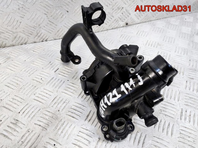 Насос водяной Volkswagen Tiguan 06H121111J Бензин