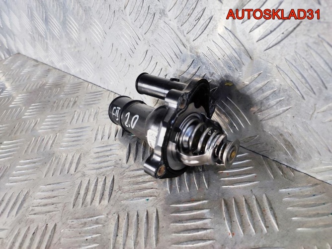 Корпус термостата Ford Focus 2 2,0 AODA 5653258