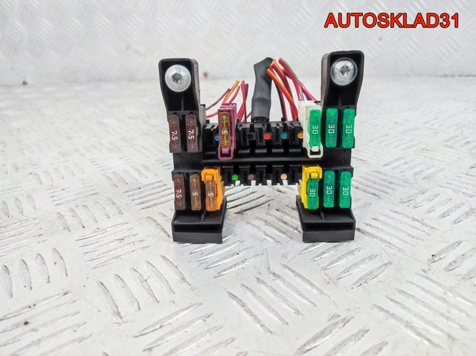 Блок предохранителей Mercedes W211 A2115450301