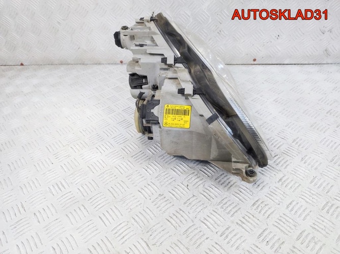 Фара левая Mercedes Benz W203 A2038203161