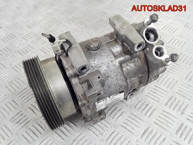 Компрессор кондиционера Renault Logan 8200866441