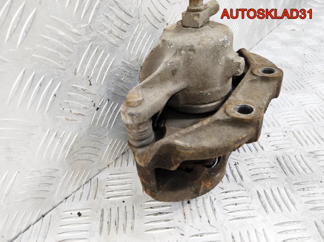Суппорт тормозной передний правый Opel Omega B