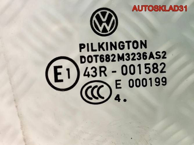 Стекло двери передней правой VW Touran 1T0845202D