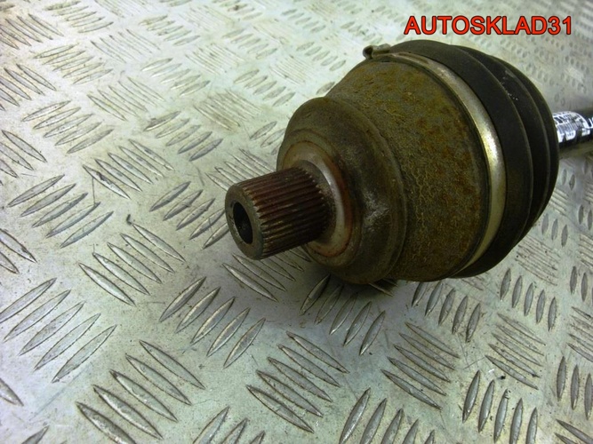 Полуось передняя правая Ауди А6 Ц6 4Ф 4F0407272J