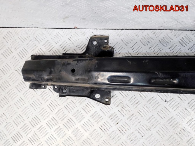 Усилитель переднего бампера VW Golf 4 1J0806635A