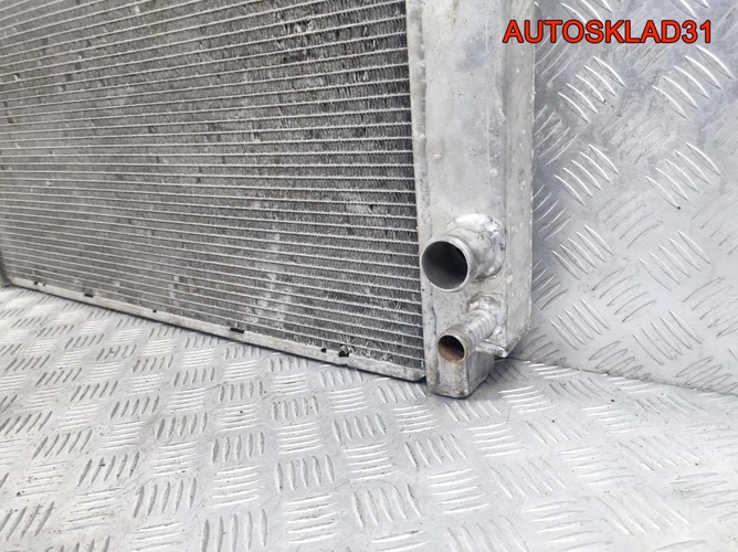 Радиатор основной Audi A8 D2 3,3 AKF 4D0121251AN