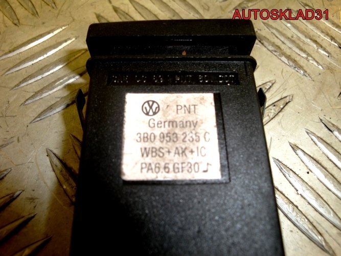 Кнопка аварийной сигнализации Passat B5 3B0953235C