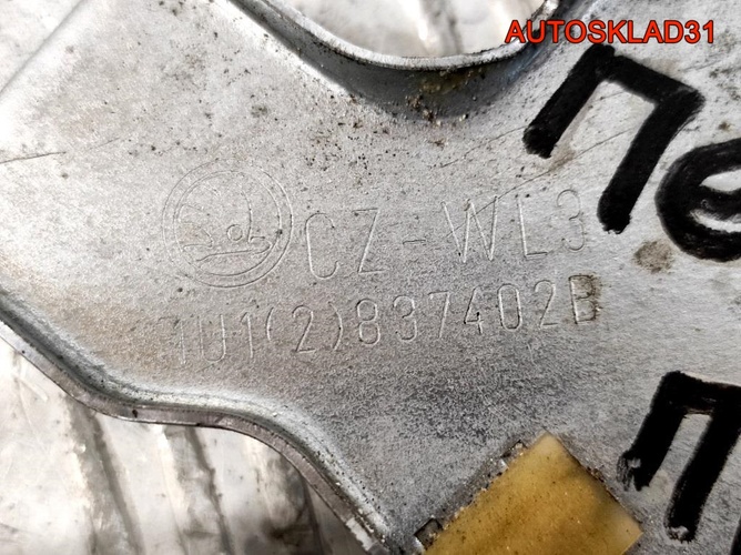 Стеклоподъемник передний правый Skoda Octavia A4 1U0837462B