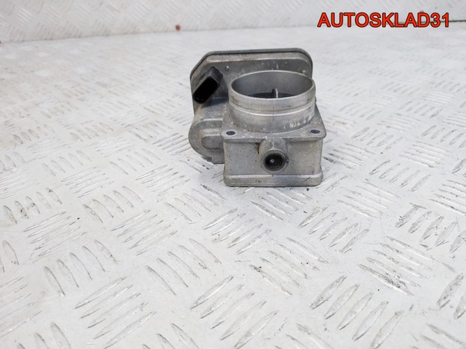 Заслонка дроссельная VW Caddy 3 2.0 BDK 038128063C