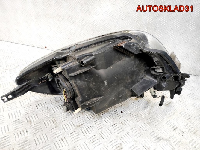 Фара правая Nissan Note E11 260109U100