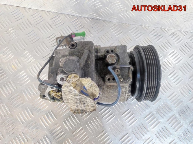 Компрессор кондиционера VW Passat B5 8D0260805C