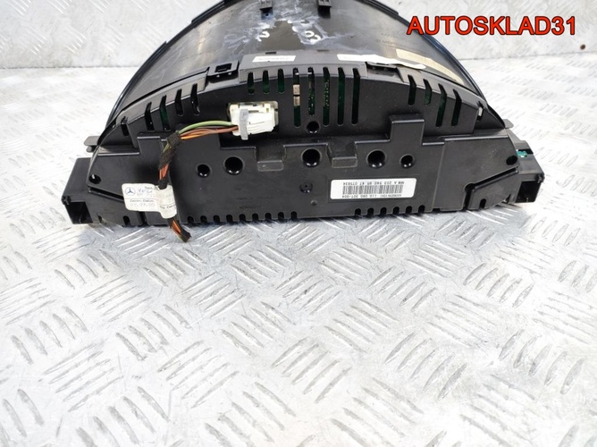 Панель приборов Mercedes Benz W203 A2035409547