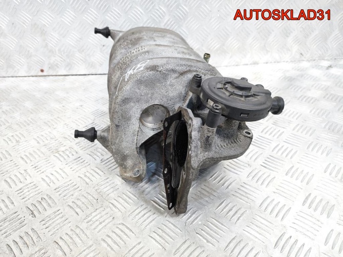 Коллектор впускной Volkswagen Golf 4 036129711EL