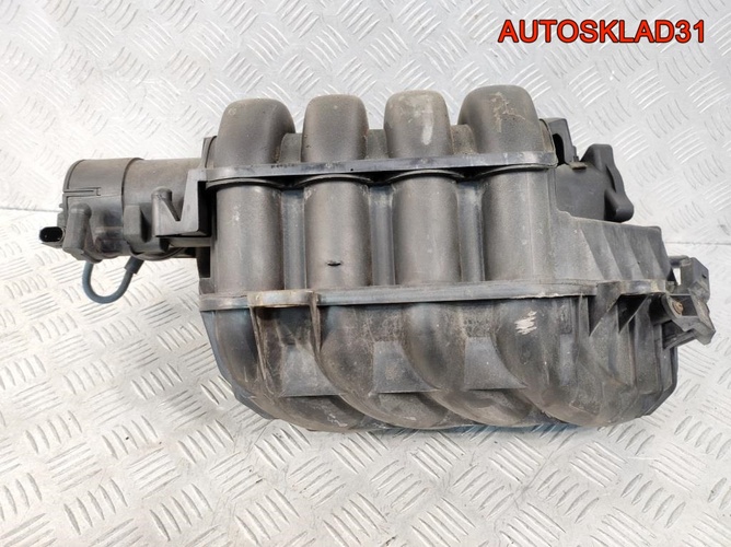 Коллектор впускной VW Passat B6 2.0 BVY 06F133210P