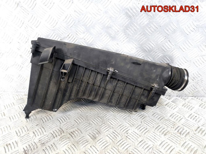 Корпус воздушного фильтра Mercedes W203 1110940204