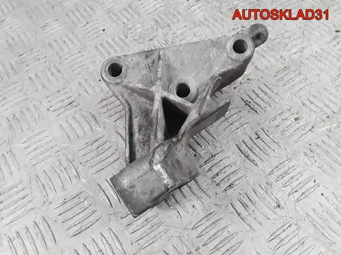 Кронштейн кпп Opel Vectra B 90496729