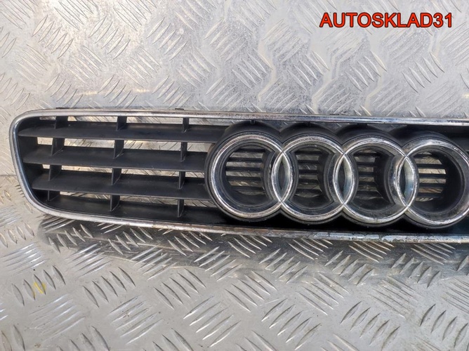 Решетка радиатора Audi A3 8L 8L0807683