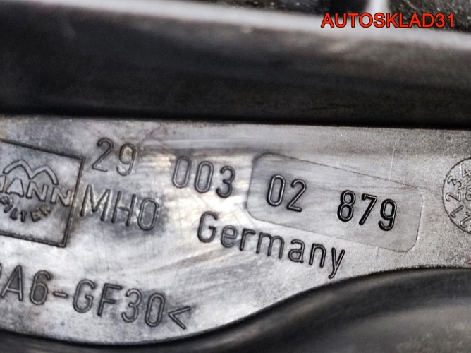 Коллектор впускной VW Golf 4 1.4 AKQ 036129711BK