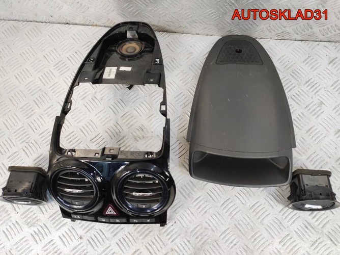 Накладка центральной консоли Opel Corsa D 13295122