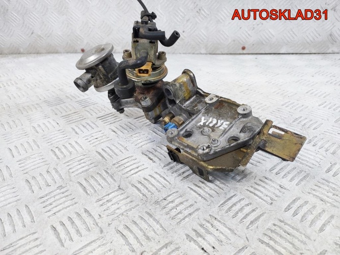 Фланец системы охлаждения Opel Vectra B 90501694