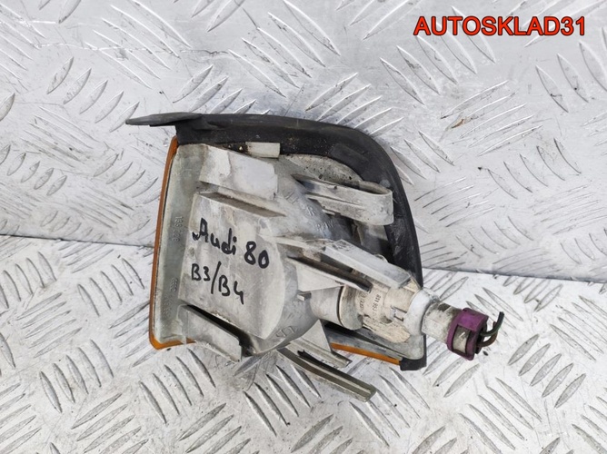 Указатель поворота правый Audi 80 B4 893953050