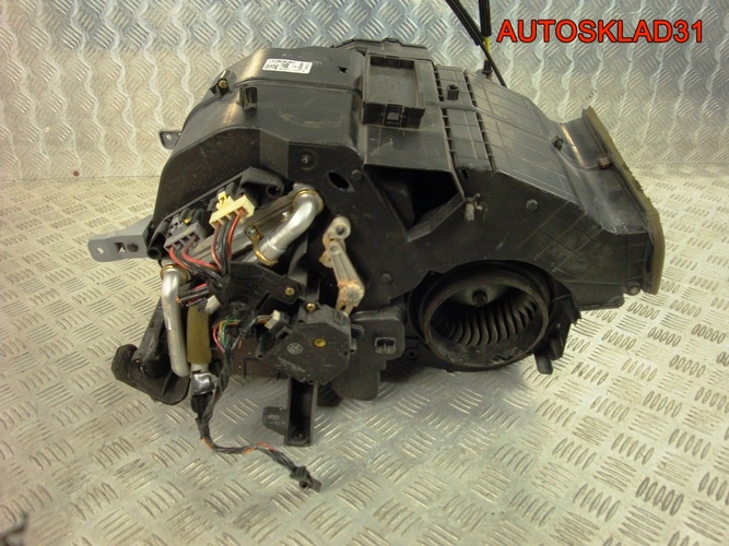 Корпус отопителя Голый Mitsubishi Colt Z3 MR568920
