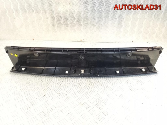 Накладка замка багажника Audi A8 4E 4E0863471B