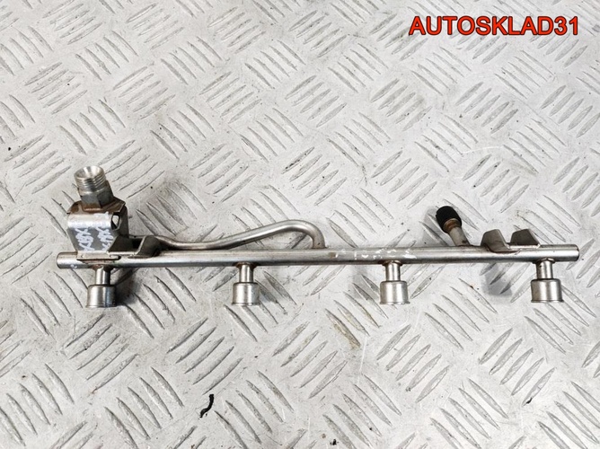 Рейка топливная Opel Vectra B 1,8 X18XE1 81771