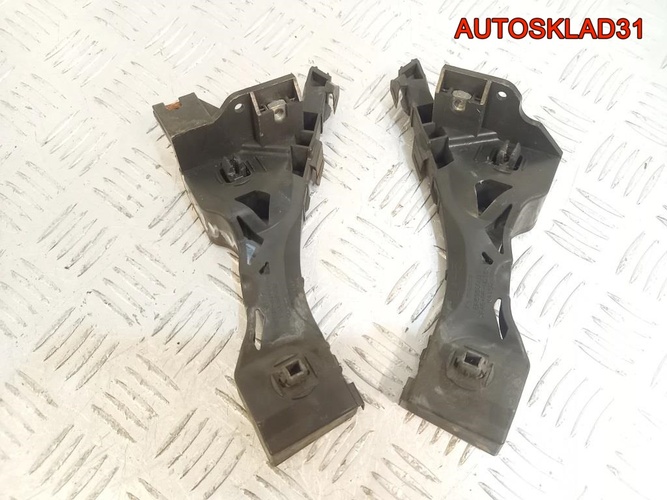 Направляющая переднего бампера Mazda 3 BK BR5S500U