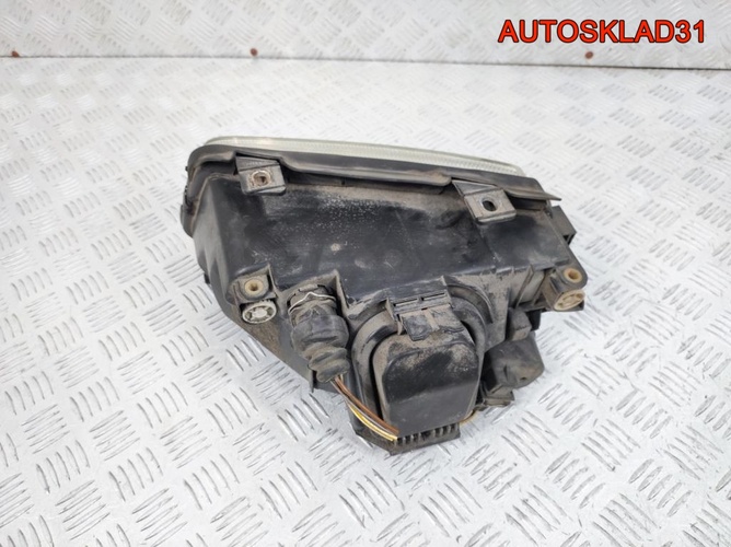 Фара правая Audi A4 B5 8D0941004A Дорестайлинг