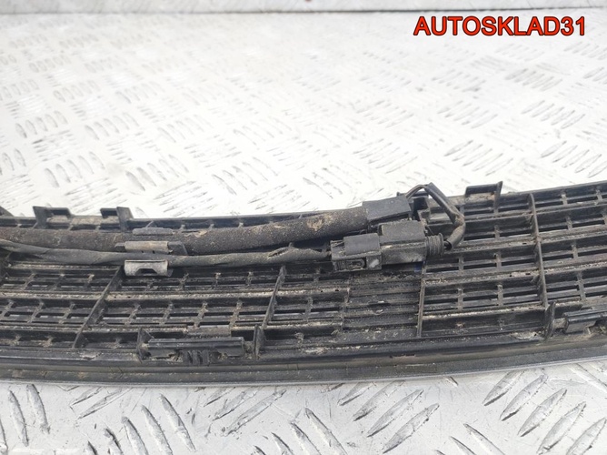 Решетка в капот Mercedes Benz W203 A2038801905