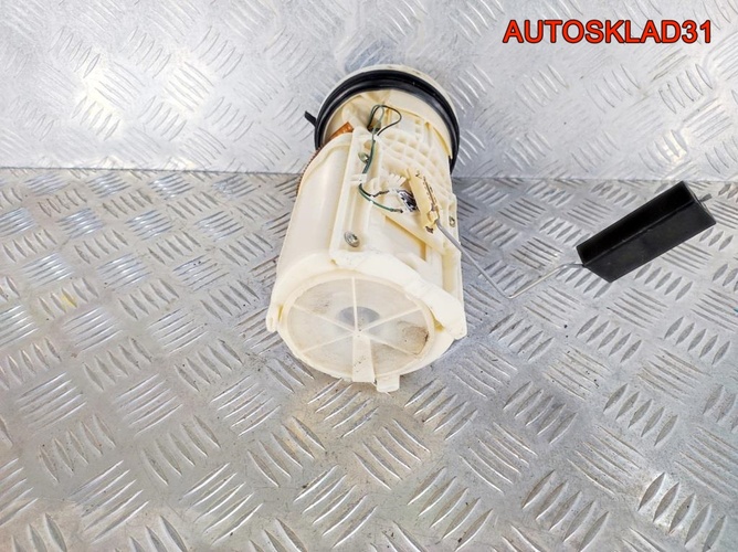 Насос топливный VW Golf 4 1J0919051H бензин